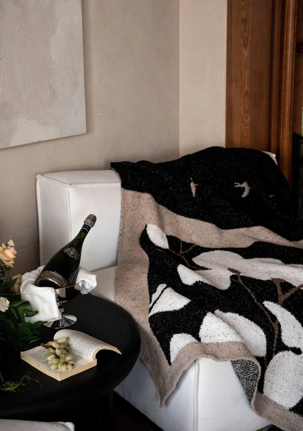 Half-Velvet Knit Throw Blanket - Floating Flowers - image 4
